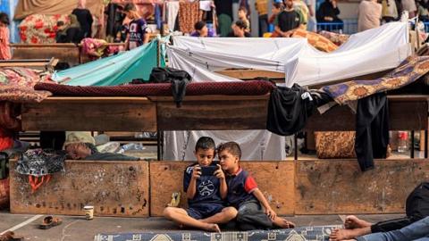 الأطفال والعدوان على غزة: كيف يتعامل الأهل مع