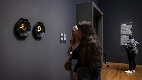متحف في أمستردام يعرض أصغر لوحتين لرامبرانت